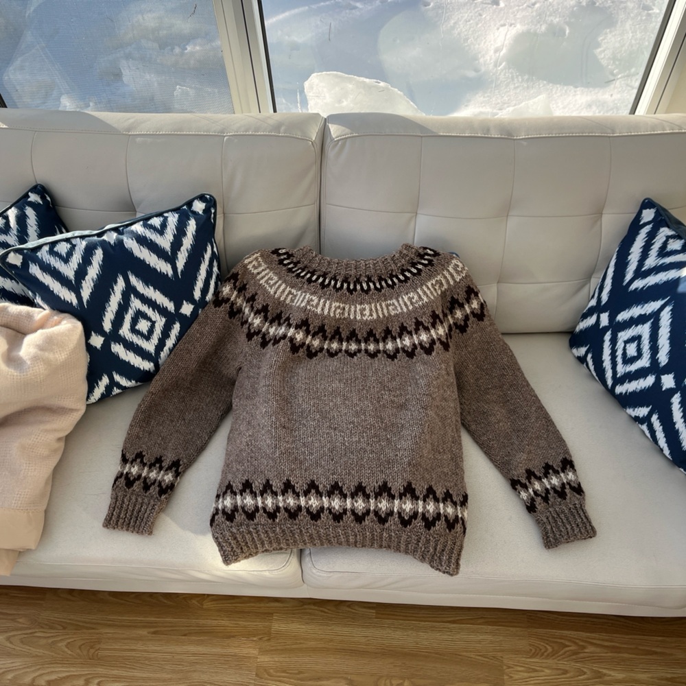 Cozy Handmade Wool Brown Patterned Sweater- vintage but excellent condition